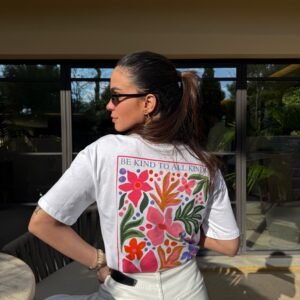 Be Kind T-shirt - Image 1
