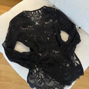 Noir Élégance Lace Top - Image 1