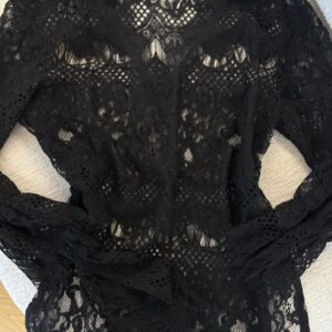 Noir Élégance Lace Top - Image 4