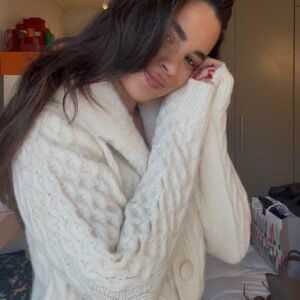 Cable Knit Cardigan with Faux Fur Collar - Image 4